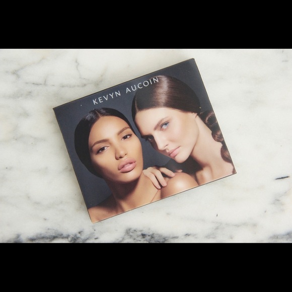 Kevyn Aucoin the Contour Book Volume 3 - Picture 2 of 2